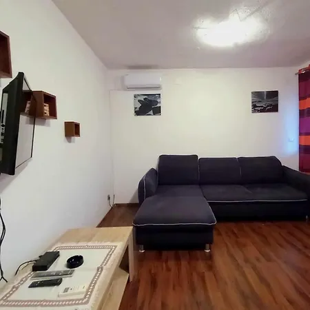 G&m * Βόντιτσε