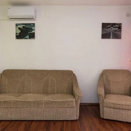 G&m * Βόντιτσε